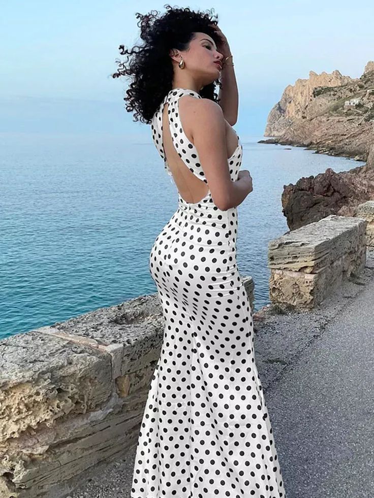 White Backless Dress, Dirndl Outfit, Long Fitted Dresses, Polka Dot Maxi Dresses, Fitted Maxi Dress, Halter Gown, Hip Skirt, High Waist Dress, Bodycon Maxi Dresses