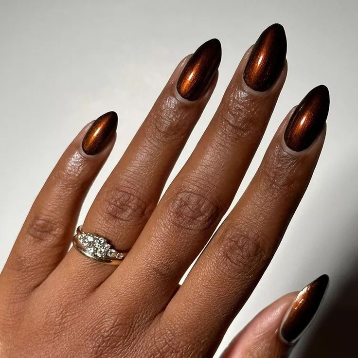 Autumn Chrome Manicures Bring the Year's Hottest Trend Into the Cooler Months November Manicure, November Nail Art, Chrome Nail Ideas, Virgo Rising, Chrome Manicure, Gold Chrome Nails, Plum Nails, Evil Eye Nails, Eye Nail Art