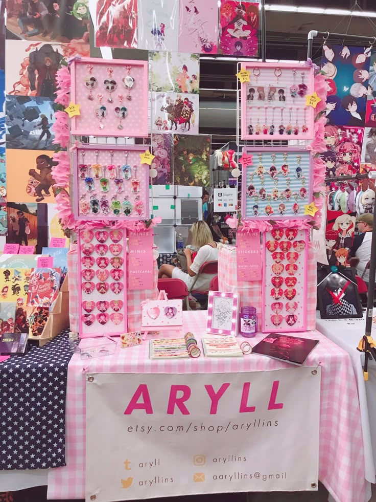 Anime Convention Booth, Artist Alley Display Ideas, Art Festival Booth Display, Artist Alley Table, Artist Alley Booth, Artist Alley Display, Festival Booth Display, Artist Booth, Booth Display Ideas Diy