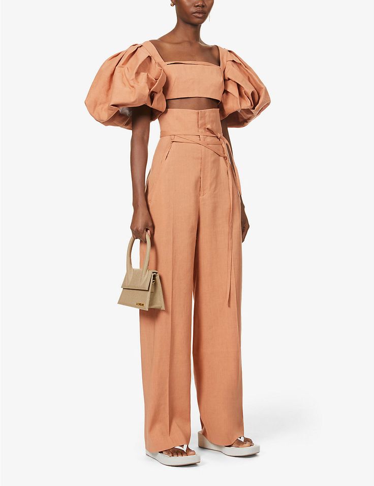 JACQUEMUS - Le pantalon Novio wide-leg high-rise woven trousers | Selfridges.com Hot Pink Fashion, Edgy Chic, Wheat Fields, Natural Park, Looks Chic, Woven Top, Matching Top, Wheat, Spring Fashion