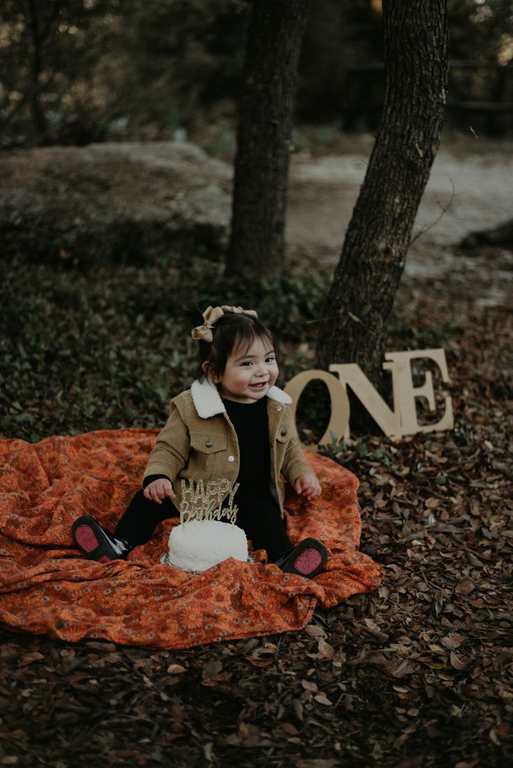 Fall Birthday Shoot, Fall Baby Birthday, First Birthday Shoot, Woodland Creatures Birthday, Fall First Birthday, Fall 1st Birthdays, 2nd Birthday Photos, Baby Birthday Photoshoot, Pumpkin Birthday Parties