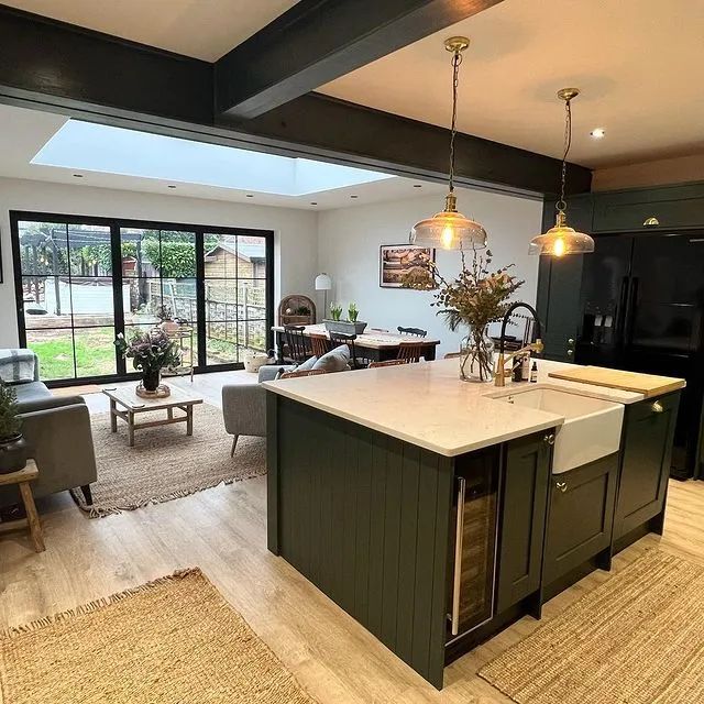 Painted steel beams Kitchen Extension Open Plan, Modern Kitchen Extensions, Exterior Aesthetic, Kitchen Orangery, Modern Kitchen Open, Dark Green Kitchen, Kitchen Diner Extension, Steel Beam, Kitchen 2024