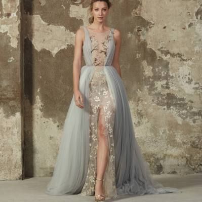 Wedding gown Rara Avis Alize | LUXX NOVA Pastel Blue Wedding, Blue Wedding Dress, Rara Avis, Hijab Wedding Dresses, Trendy Wedding Dresses, Atelier Versace, Trendy Skirts, Blue Wedding Dresses, Pakistani Wedding Dresses