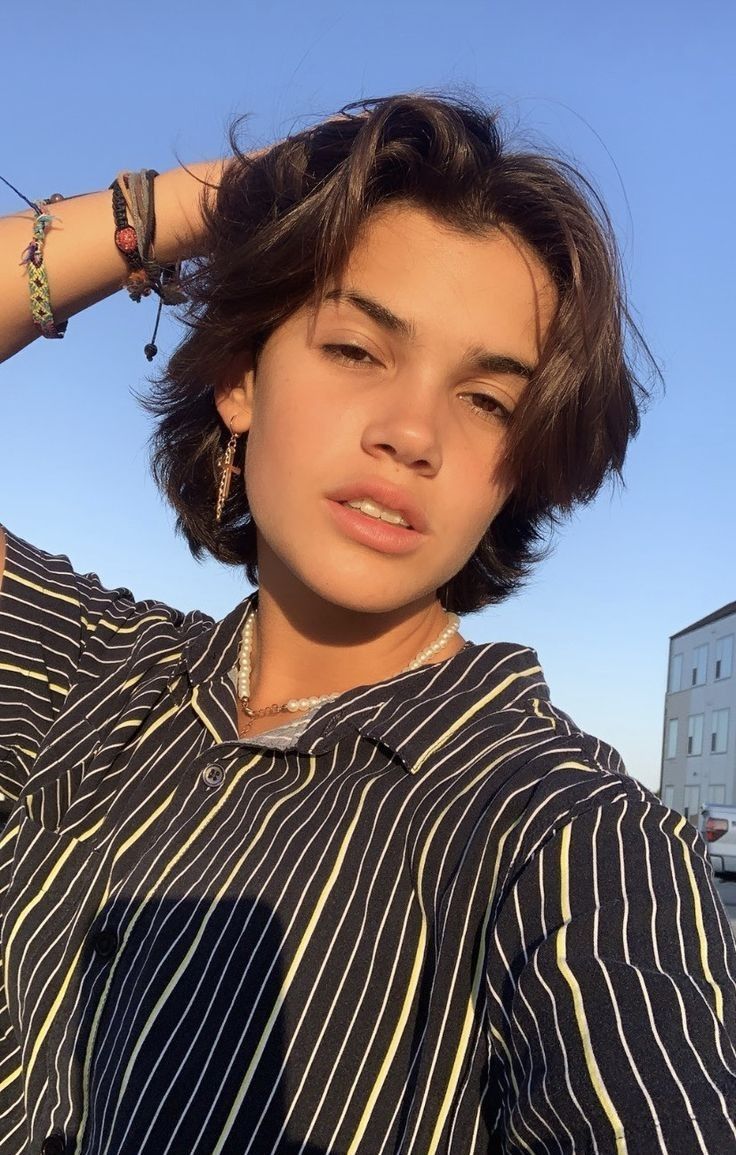 Masc Hair For Women, Very Short Hair For Thick Hair, Masc Lesbian Haircut Round Face, Lesbian Short Hairstyles, Short Haircut Lesbian Hairstyles, Medium Nonbinary Hairstyles, Women Short Hairstyles 2022, Short Side Shaved Hair, Masc Lesbian Hairstyles Short