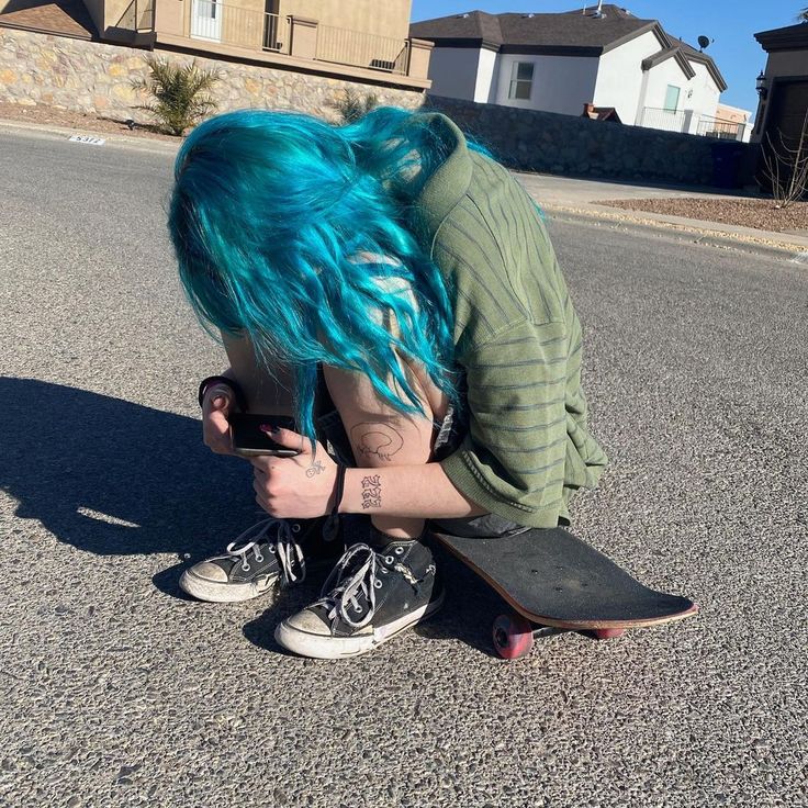 chemi does not exist on Instagram: “silly sad blue haired girl” Turquoise Blue Hair, Blue Hair Aesthetic, Light Blue Hair, Blue Haired Girl, Chloe Price, Teal Hair, Dyed Hair Inspiration, Hair Aesthetic, Neil Gaiman