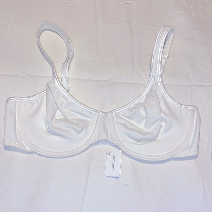 Size 34b Gap Body Bra Brand New With Tags But Has Small Stains Due To White Color. Very Slight! Classic Full Coverage Summer Bra, White Full Coverage Bra For Spring, Spring White Full Coverage Bra, Classic Fitted Bra For Spring, Classic Fitted Spring Bra, Classic White Summer Bra, Summer White Partially Lined Bra, Wireless Strapless Bra, Chantelle Bras