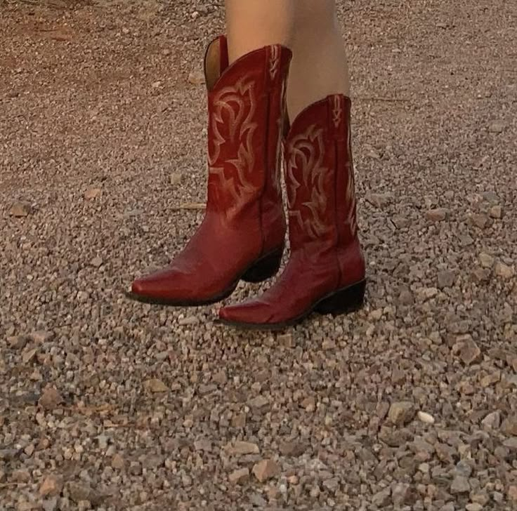 Red Boots Western, Pretty Cowboy Boots, Red Country Boots, Red Boots Cowboy, Cowgirl Boots Vintage, Red Cowgirl Boots Aesthetic, Cowgirl Boots Red, Red Country Aesthetic, Red Cowgirl Aesthetic