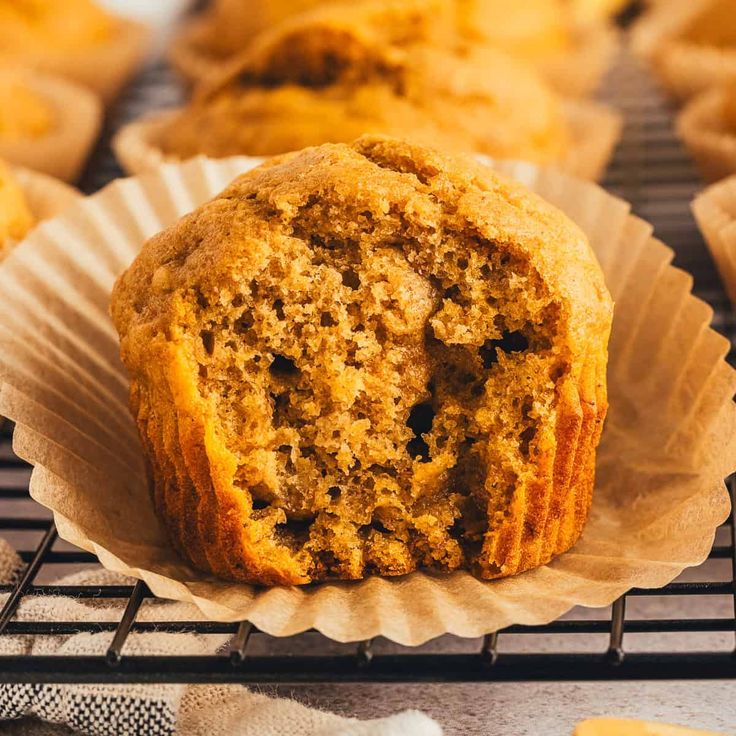 Easy Banana Pumpkin Muffins (with no added sugar) Easy Pumpkin Muffins, Muffins Homemade, Banana Protein Muffins, Pumpkin Banana Muffins, Zucchini Chocolate Chip Muffins, Pumpkin Muffins Easy, Banana Oatmeal Muffins, Pumpkin Muffin Recipes, Pumpkin Chocolate Chip Bread