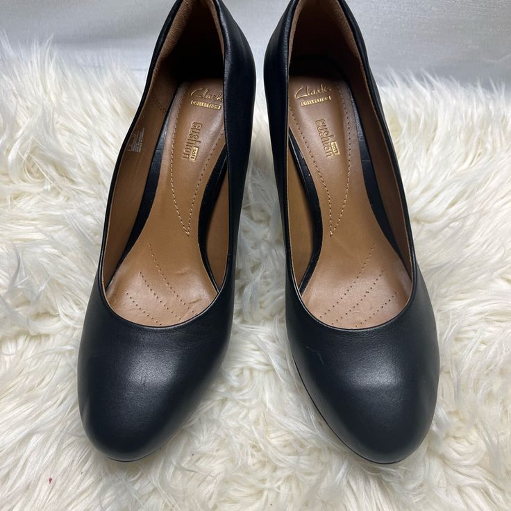 Clarks Platform Pump Size 9.5 Med. Never Worn Synthetic Round Toe Heels For Business Casual, Synthetic Heels With Round Toe For Business Casual, Chic Black Court Shoes For Business Casual, Chic Black Heels For Business Casual, Fitted Black Heels For Business Casual, Black Round Toe Court Shoes For Business Casual, Black Round Toe Heels For Business Casual, Black Court Shoes With Round Toe For Business Casual, Black Court Shoes For Business Casual, Medium Width