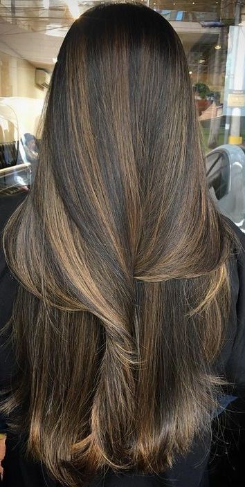 Balayage Hair Morenas, Red Balayage Hair, Black Hair Balayage, Brown Hair Inspo, Hair Color Streaks, Brunette Hair With Highlights, Hair Streaks, Long Hair Color, Brown Hair Balayage