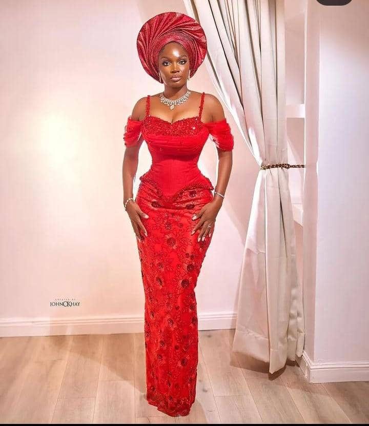 Beaded Lace Asoebi Styles, Damask Dress Styles, Damask Asoebi Styles, Lace Gown Styles For Ladies, Damask Dress Styles Nigeria, Lace Gown Style, Gown Styles For Ladies, Lace Asoebi Styles, Damask Dress