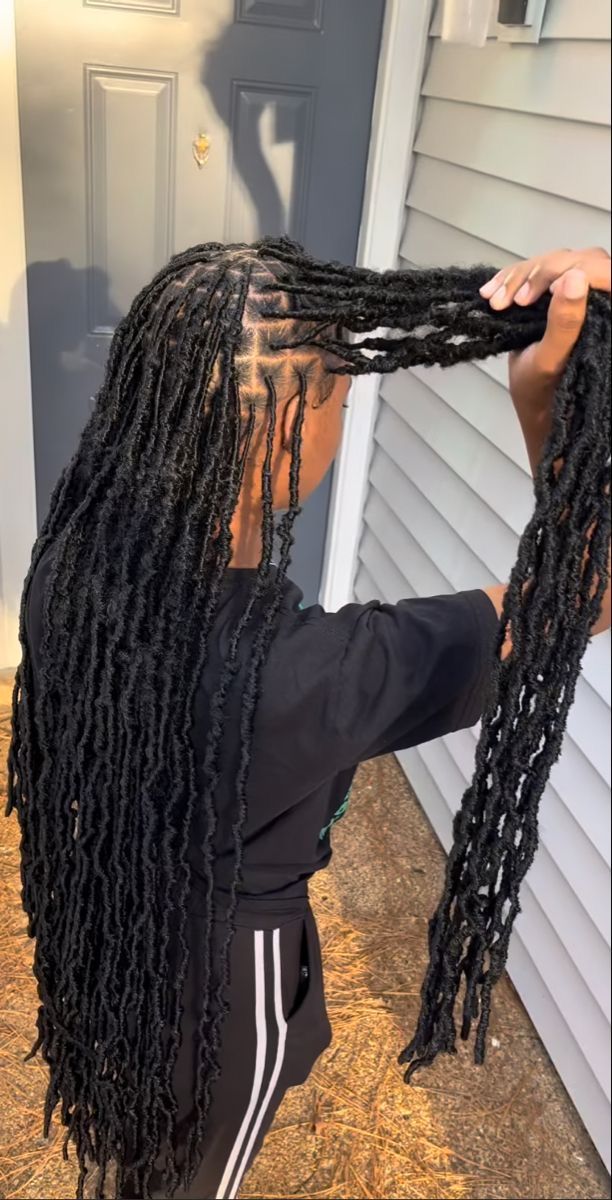 Soft Locs Black, Soft Locs Edges, Soft Locks Hairstyle, Skl Hairstyles, Soft Locks, Soft Locs, Big Box Braids Hairstyles, Short Locs Hairstyles, Quick Natural Hair Styles