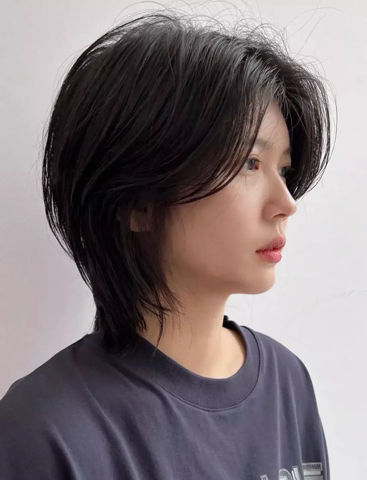 Trendy Short hairstyling hairstyles Ideas for thin hair Asian Short Hair Wolfcut, Korean Hair Inspo Short, Short Korean Hairstyle Women, Short Woftcut For Girl, Shortcut Hairstyle Women, Korean Short Hair For Square Face, Korean Haircut Short Woman, Short Korean Wolfcut, Short Hairstyle Korean Women