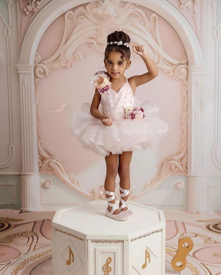 Mommy Daughter Photography, Maternity Shoot Outfit, Mother Baby Photography, Erica Mena, Ballerina Party, Designer Baby Clothes, Ballerina Birthday, Glam Photoshoot