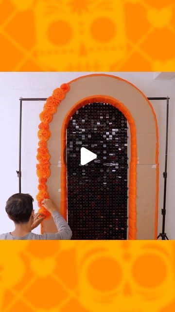 Ofrenda Arch Diy, Diy Dia De Los Muertos Altar Ideas, How To Make An Ofrenda, Dia De Los Muertos Decorations Ideas Altars, Dia De Los Muertos Altar Ideas Diy, Diy Altar De Muertos Ideas, Dia De Los Muertos Birthday Party Ideas, Diy Dia De Los Muertos Decorations Ideas, Diy Ofrenda Alter