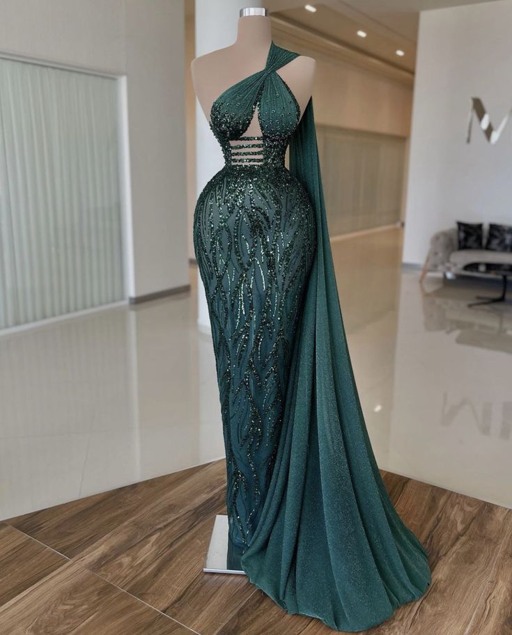 Minna Fashion, Beaded Cape, Long Green Dress, Dress Suits For Men, Haute Couture Dresses, Glamour Dress, Evening Dresses Cocktail, Gowns Online, Cape Dress