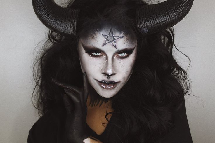 Female Baphomet, Demon Halloween Costume, Types Of Goth, Halloweenský Makeup, Spfx Makeup, Witch Hair, Special Makeup, Halloween Makeup Inspiration, Scary Makeup