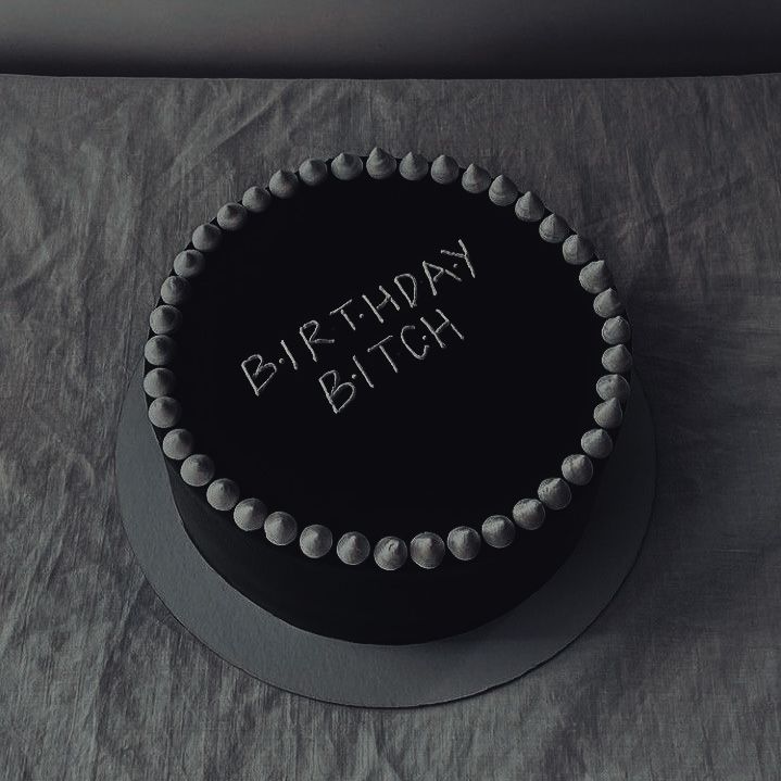 Rich Cake Design, Happy Birthday Dark Aesthetic, Cake Dark Aesthetic, Dark Cake Aesthetic, Birthday Cake Dark Aesthetic, Birthday Dark Aesthetic, Boujee Birthday Cake, Black Cake Aesthetic, Dark Birthday Aesthetic