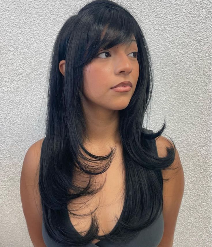 layered haircut with bangs by hairbabyangel on instagram long layers bangs hair inspo inspiration Goth Bangs Long Hair, Black Hair With Bangs And Layers, Side Bangs And Layers, Layers Side Bangs, Side Bangs With Layers, Goth Hair Color, Side Bangstyle Hair Long, Side Bangs Haircut, Layered Haircut With Bangs