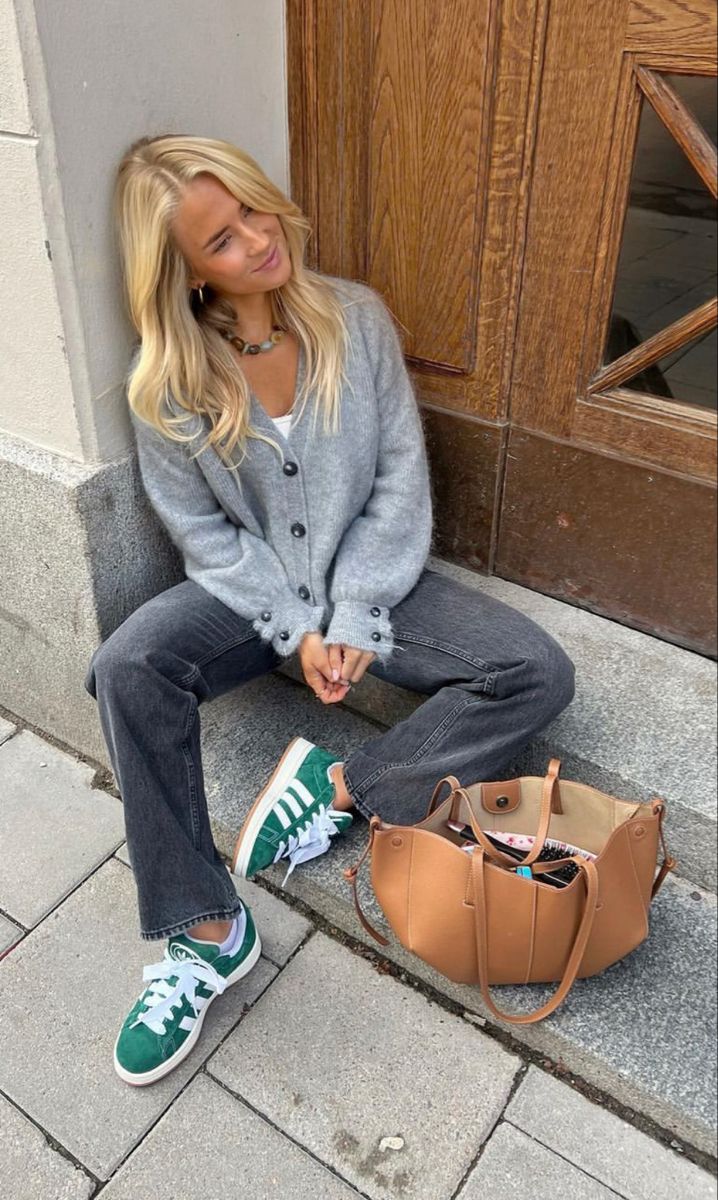 Outfit Campus, Scandinavian Outfit, Looks Adidas, Adidas Samba Outfit, Adidas Outfit Shoes, Campus Outfit, Chique Outfit, Look Legging, Look Adidas