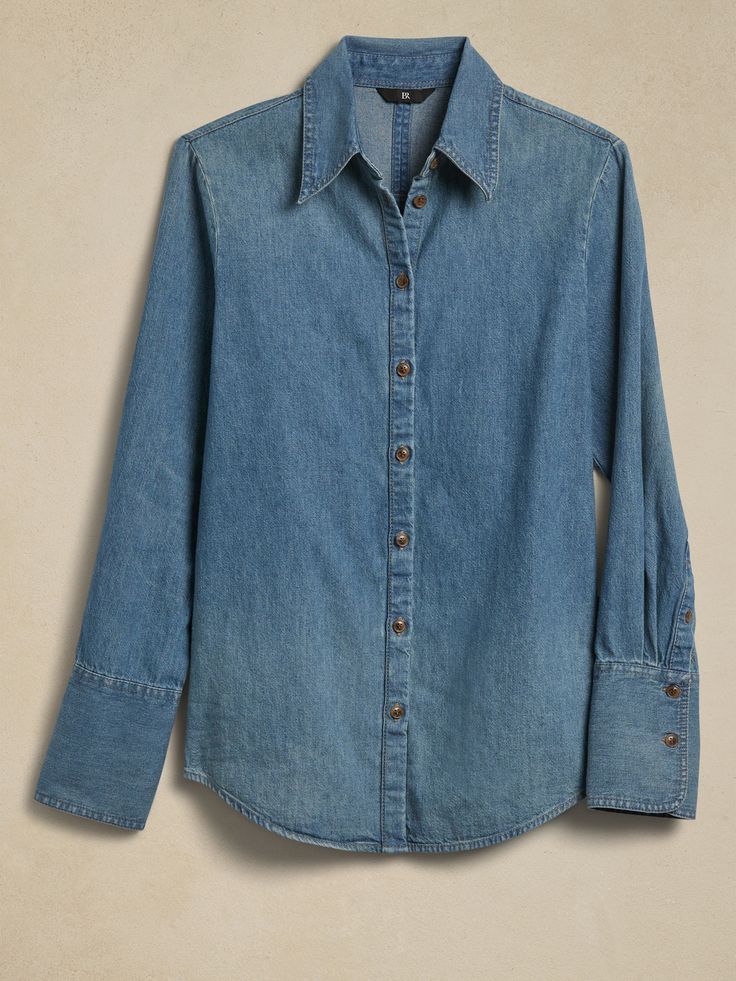 Reigh Denim Shirt | Banana Republic Jean Shirt, Womens Denim Shirt, Casual Winter Outfits, The Seasons, Winter Casual, Denim Fabric, Classic Shirt, Parisian Style, Denim Shirt