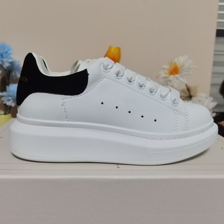 Women's Shoes Alexander Mcqeen Sneakers Brand New Authentic Alexander Mcqueen Women's Shoes Designer White Low-top Platform Sneakers, White Luxury Platform Sneakers With Rubber Sole, Luxury White Platform Sneakers With Rubber Sole, Luxury White Rubber Sole Platform Sneakers, Luxury White Platform Sneakers With Vulcanized Sole, Luxury White Platform Sneakers With Branded Insole, White Low-top Medium Fit Platform Sneakers, Luxury Platform Sneakers With Round Toe, White Platform Sneakers With Contrasting Heel For Streetwear