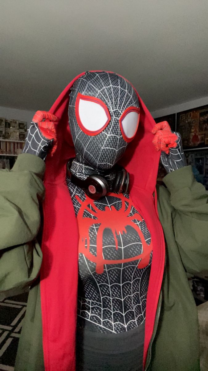 Spiderman Outfit, Spiderman Costume, Women Halloween Costume Ideas, Spiderman Cosplay, Pretty Halloween Costumes, Miles Morales Spiderman, Women Halloween Costume, Spider Girl, Male Cosplay