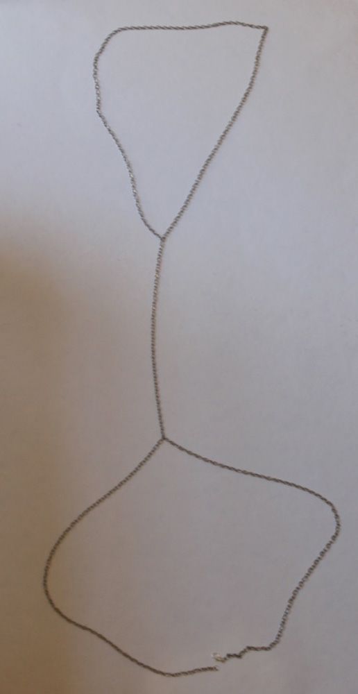 How to Make a Body Chain - DIY Jewelry Hub Leg Chain Diy, Body Chain Outfit, Body Chain Jewelry Outfit, Diy Body Chain, Body Jewelry Diy, Chain Outfit, Body Chain Harness, Shoulder Jewelry, Leg Chain