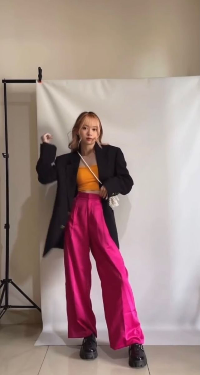 Fuchsia Outfit Ideas, Fushia Pants Outfit, Fuschia Pants Outfit, Fuchsia Pants Outfit, Magenta Outfit Ideas, Black Satin Pants Outfit, Autumn Pallet, Satin Pants Outfit, Fuchsia Outfit