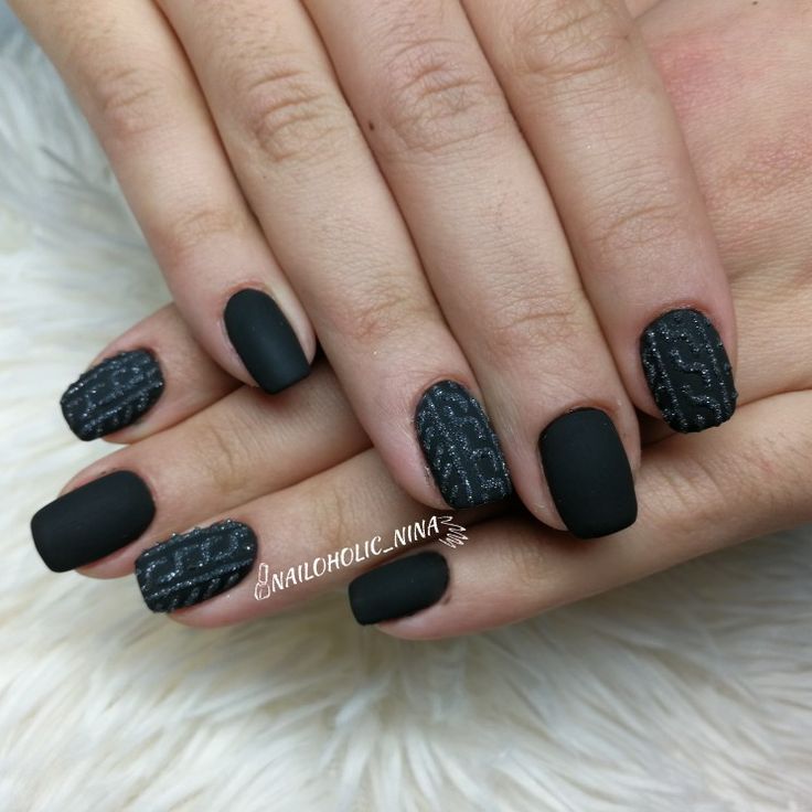 matte black nails Winter Nail Designs Matte, Matte Black Sweater Nails, Black Sweater Nail Designs, Holiday Matte Nails, Matte Sweater Nails, Matte Black Nails With Glitter, Black Sweater Nails, Black Winter Nails Designs, Sweater Design Nails