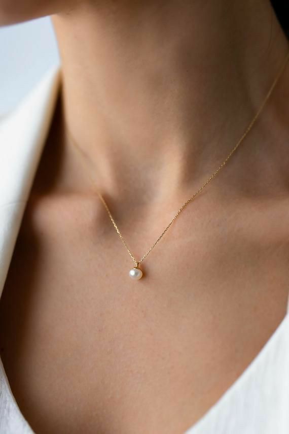 Gold Necklace Set Simple Minimalist, Minimal Jewelry Necklaces, Luxury Minimalist Necklace For Everyday, Minimal Jewelry Pearl, Cheap Classic Gold Necklace, Luxury Minimalist Jewelry For Everyday Use, Minimalist Necklaces Gold, Affordable Simple Engagement Jewelry, Simple Cheap Engagement Jewelry