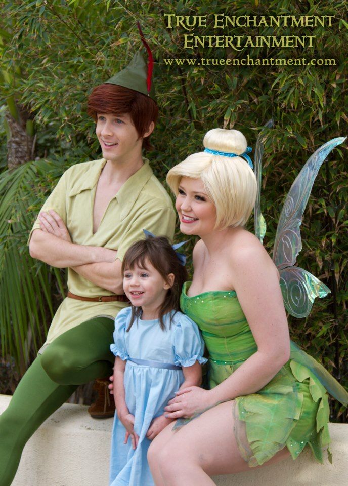 Andrew and Hali Ducote. Disney Character Cosplay, Peter Pan Disneyland, Peter Pan 3, Peter Pans, Peter Pan Wendy, Peter Pan Tinkerbell, Disneyland Characters, Peter Pan And Wendy, Peter Pan And Tinkerbell