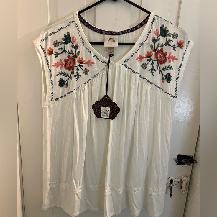 Knox Rose Size Large New With Tags. Embroidered Flowers. Bin 6 White Casual Embroidered Top With Floral Print, Casual White Embroidered Top With Floral Print, Casual Floral Applique Blouse For Summer, Casual Blouse With Floral Applique For Summer, Blue Embroidered Top, Rose Tank Top, Rose Shirts, Red Boho, Tie Dye Tank Top