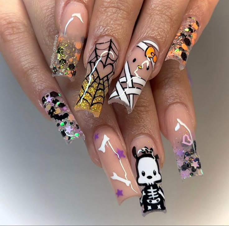 Halloween Sanrio, 22 Nails, Sanrio Nails, Sanrio Halloween, Hello Kitty Nails Art, Holloween Nails, Classic Nail, Halloween Acrylic, Makeup Nails Designs