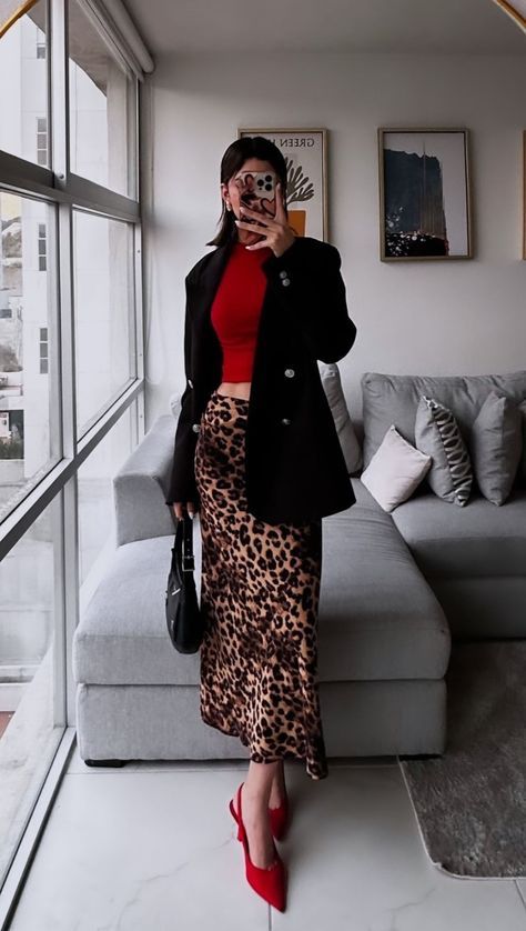 Red Leopard Skirt Outfit, Animal Print Long Skirt Outfit, Cheetah Long Skirt Outfit, Animal Print Skirt Outfit Winter, Leopard Skirt Outfit Fall, Animal Print Skirt Outfit, Leopard Print Skirt Outfit, Cheetah Outfit, Leopard Skirt Outfit