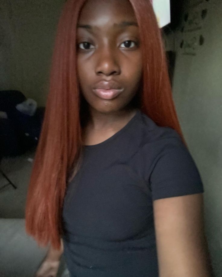 Ginger On Dark Skin Black Women, Dark Skin With Ginger Hair, Nails Color For Dark Skin, Ginger On Dark Skin, Dark Skin With Colored Hair, Copper Hair On Black Women Dark Skin, Dark Skin Women With Colored Hair, Dark Skin Girls With Colored Hair, Dark Skin Ginger Hair