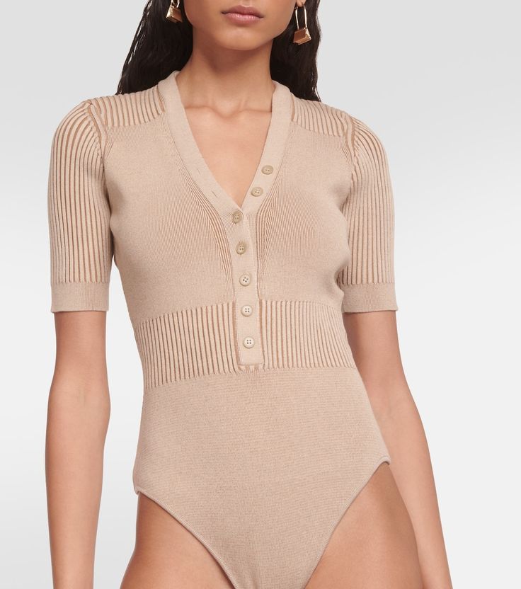 Le Body Yauco Bodysuit in Beige - Jacquemus | Mytheresa Chic Summer Bodysuit With Button Closure, Chic Stretch Bodysuit With Button Closure, Chic Fitted Short Sleeve Bodysuit, Elegant Short Sleeve Bodysuit For Spring, Chic Fitted Bodysuit With Button Closure, Fitted Bodysuit With Button Closure For Work, Name Dark, Dark Beige, Layering Pieces