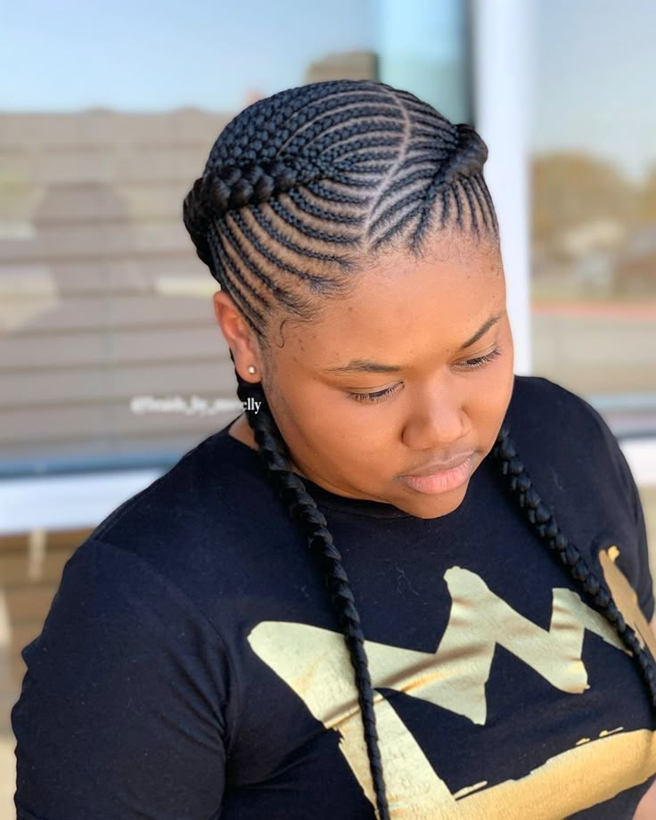 Low Braid Bun For Black Women, Fish Bone Braid Cornrows, Woman With Cornrows, Fish Bone Hairstyles Plaits, Freehand Hairstyle For Black Women, Small Lines Cornrows With Natural Hair, Ghana Weaving All Back Styles 2022, Free Hand Hairstyles, Ghana Weaving Hairstyles 2022