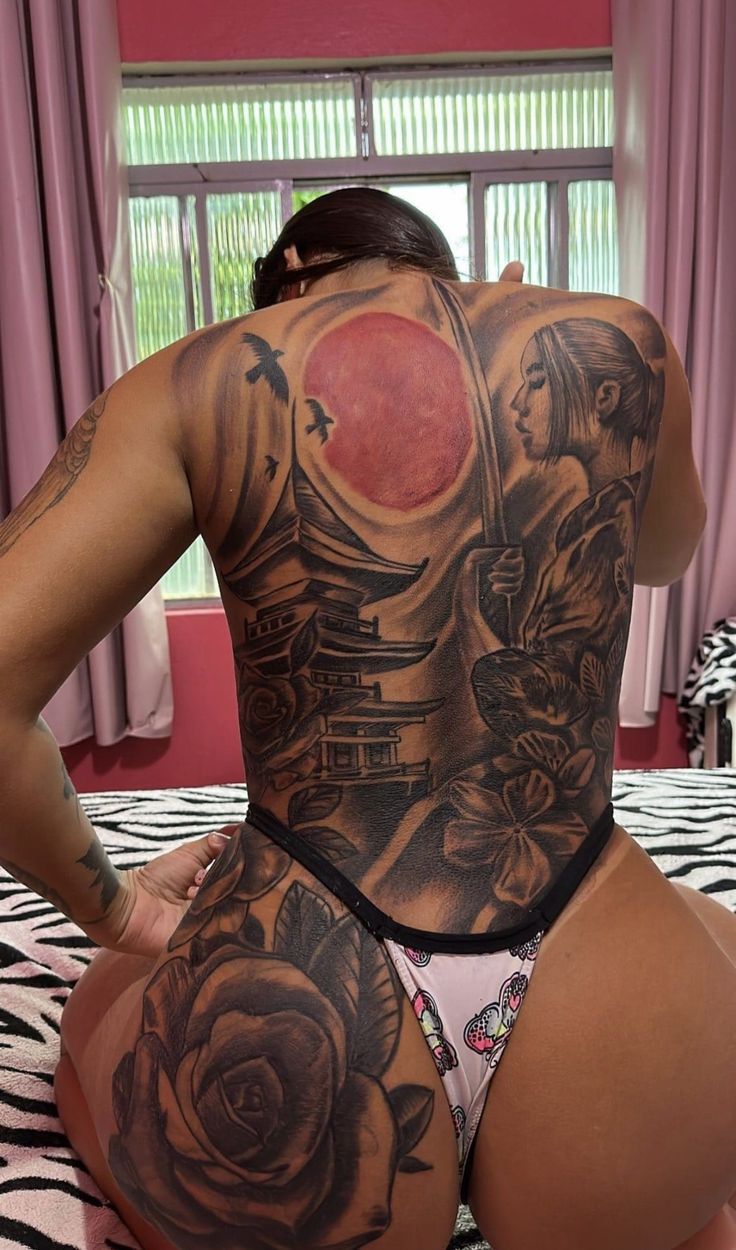 Cute Thigh Tattoos, Girl Thigh Tattoos, Tattoos For Women Half Sleeve, Flipagram Instagram, Black Girls With Tattoos, Tattoed Women, Tasteful Tattoos, Spine Tattoos For Women, Tattoos For Black Skin