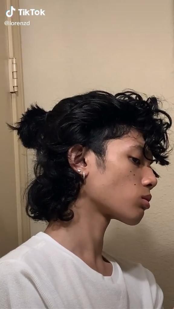 Long Curly Hair Men, Androgynous Hair, Men Haircut Curly Hair, Mullet Haircut, Short Curly Haircuts, Haircuts For Curly Hair, Curly Hair Inspiration, Mullet Hairstyle, Curly Hair Men