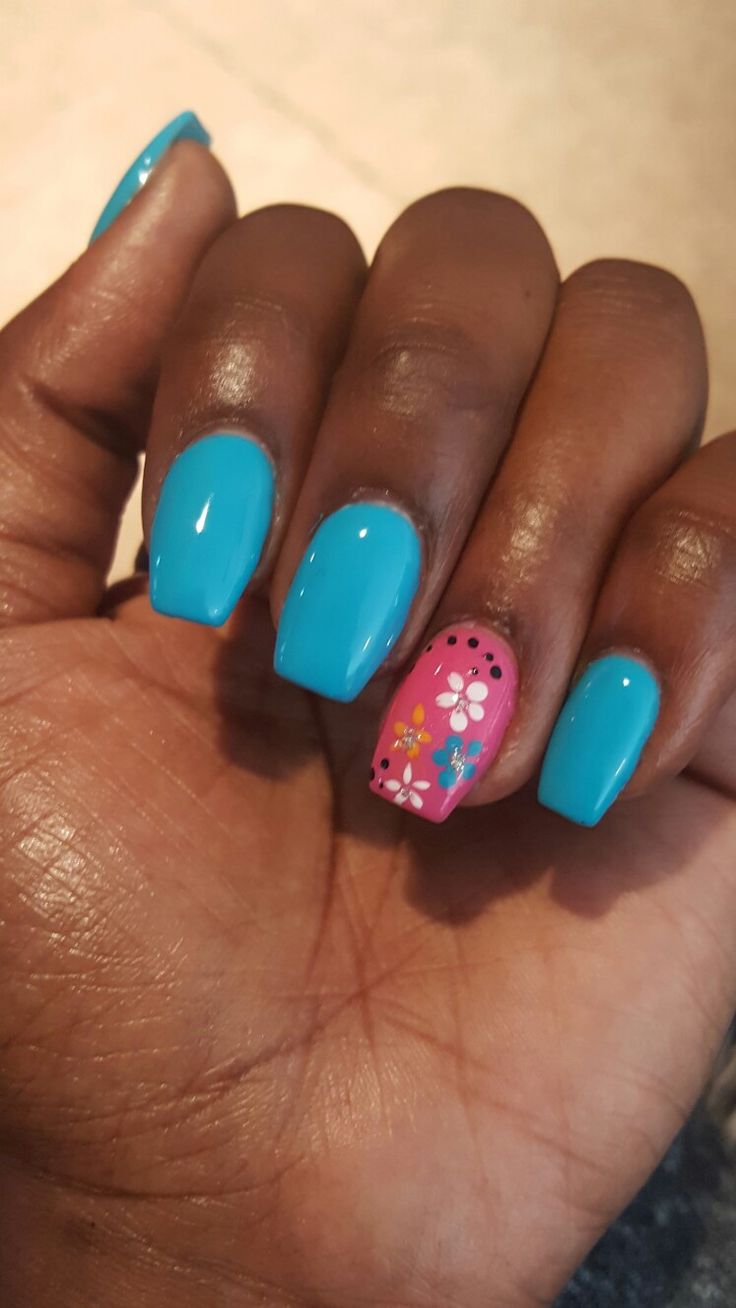 Blue and pink with flower design Nail Designs Pink And Blue, Blue Flower Nails, Nail Designs Pink, Nails With Blue, Bright Pink Nails, Flowers Nails, Pink Blue Flowers, Pink Nail Designs, Gel Nail Designs