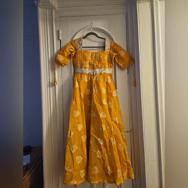 Beautiful Indian Mustard Jacquard Dress. Armpit To Armpit: 17 In Waist: 14.5 In Length: 50 In Sleeves: 14 In Festive Yellow Short Sleeve Dress, Traditional Yellow Floral Print Dress, Yellow Short Sleeve Dress For Festive Occasions, Yellow Dress With Short Sleeves For Festive Occasions, Festive Yellow Dress With Short Sleeves, Yellow Cotton Wedding Dress, Fitted Yellow Festive Dress, Festive Fitted Yellow Dress, Festive Yellow Fitted Dress