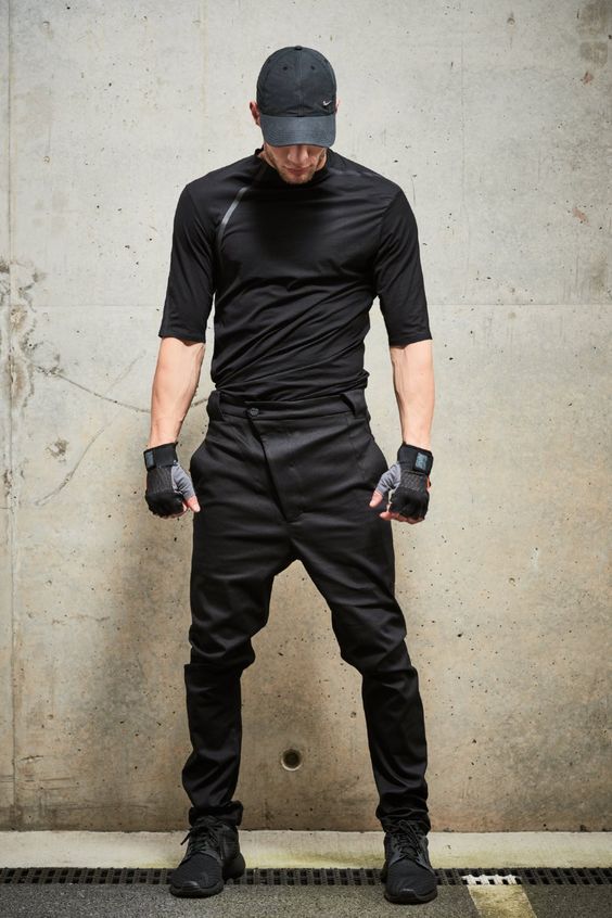 Pair Outfits, Futuristic Outfits, Dystopian Fashion, Black Outfit Men, Techwear Fashion, Tactical Wear, Cyberpunk Clothes, Trousers Mens, Urban Clothing