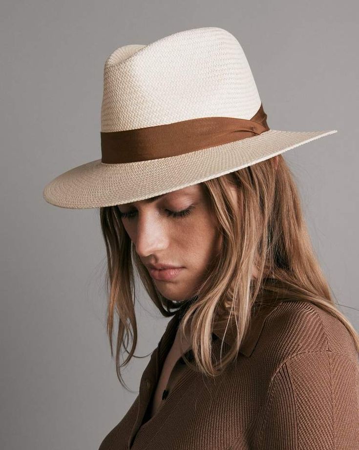 The Panama Hat exudes summer leisure. Woven from Panama straw in Spain, it has a telescope crown and slight lip around the upper edge of the brim. Band detailing and knotted on the side. Natural S Panama Hat Outfit, Womens Summer Hats, Hat Outfit Summer, Women Fedora, Straw Panama Hat, Summer Hats For Women, Clothes Closet, Casual Hat, Outfits With Hats