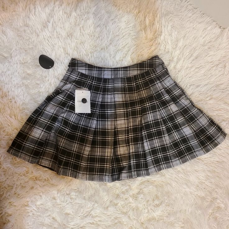 Pleated Plaid Skirt Nwt Size Small Gray High-waist Lined Mini Skirt, Gray High Waist Lined Mini Skirt, Gray Lined Mini Pleated Skirt, Gray Pleated Mini Skirt With Lining, Gray Lined Skort Short Length, High Waist Gray Lined Mini Skirt, Gray Lined Skort Of Short Length, Trendy Gray Mini Skirt, Gray Mini Length Lined Pleated Skirt