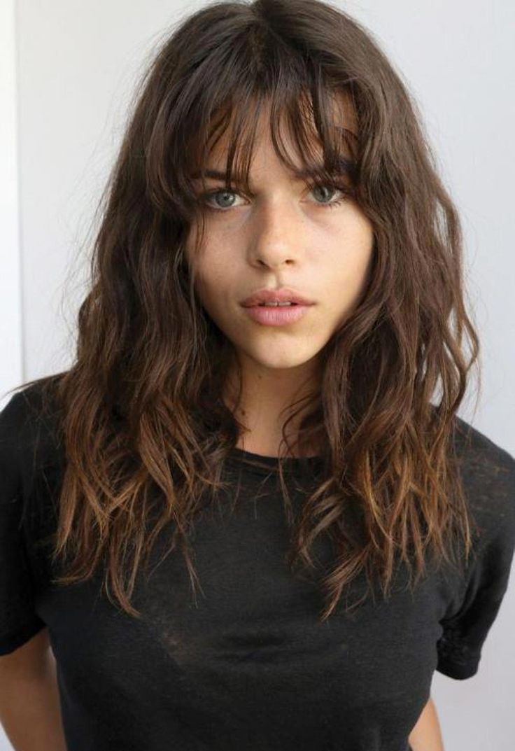 Versatile & beautiful, wispy bangs look great on just about anyone! Check out these pictures, our How To advice & tips to get your own wispy bangs. #curlybangs Ashy Brown Hair, Waterfall Hairstyle, Short Haircuts With Bangs, Hairstyles Medium, Long Bob, Grunge Hair, Medium Length Hair Cuts, Brown Hair Colors, Hairstyles Haircuts