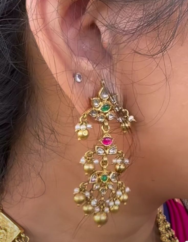 Daily Wear Pearl Gold Earrings, Daily Wear Earrings Gold Indian, Ear Tops, Temple Jewellery Earrings, Mang Tikka, Honey Jewelry, Gold Earrings Indian, Bridal Jewellery Earrings, Simple Gold Earrings