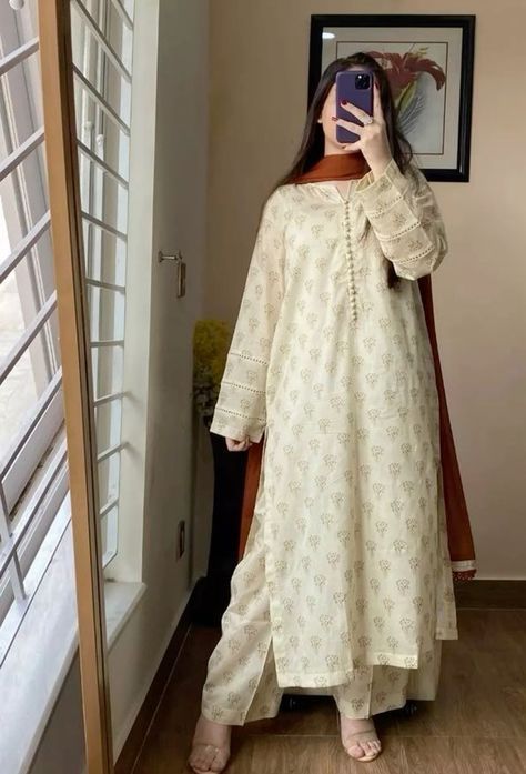 Simple Pakistani Dresses Casual, Suit Stitching, Dress Design Pakistani, Trending Summer Nails, Kurtis Design, Simple Dress Casual, Stylish Kurtis, Pakistani Women Dresses, Modest Casual Outfits