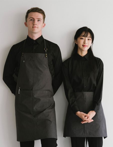 Modern Restaurant Uniforms, Cafe Uniform Ideas, Waiter Uniform Design, Barista Uniform, Bartender Uniform, Waiter Outfit, Bar Uniform, Barista Outfits, Bartender Outfit