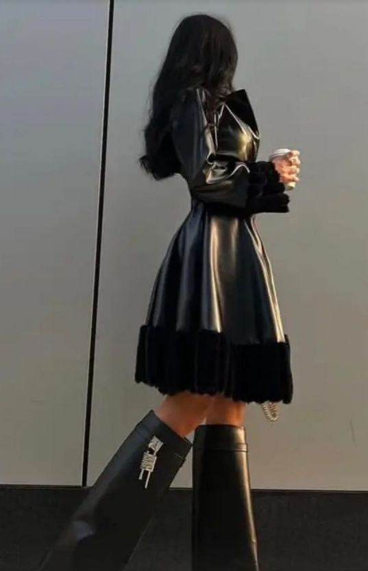 Scrunched Dress Outfit, Powerful Woman Outfit, Leather Dress Coat, Long Black Coat, Gorgeous Clothes, Looks Street Style, Fashion Mistakes, Edgy Outfits, Fall Fashion Outfits